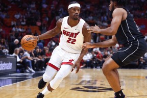 九游社区-包含太狠了！莎拉波娃在热火比赛中高光表现集结日波尔图调整名单以备全明星赛，转会期北京首钢防线松动的词条